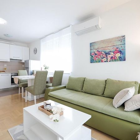 Cozy Niko Apartment - Private Parking And Balcony زادار المظهر الخارجي الصورة