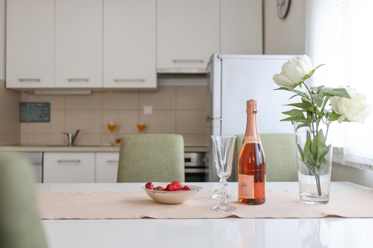 Cozy Niko Apartment - Private Parking And Balcony زادار المظهر الخارجي الصورة
